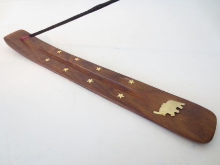 Räucherstäbchenhalter aus Holz mit Elefant